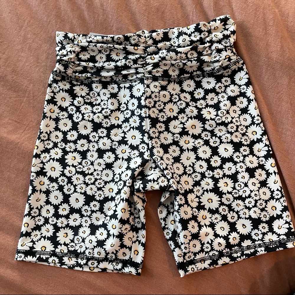 NWT high rise biker short